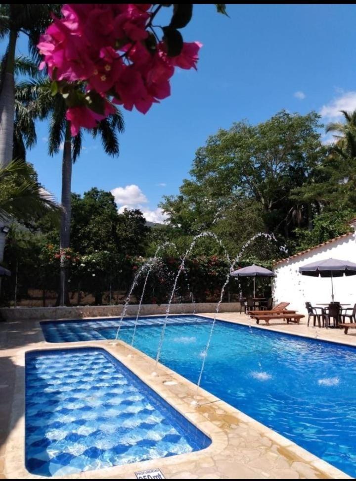 Hotel Y Restaurante Bienmesabe Santa Fe de Antioquia Ngoại thất bức ảnh