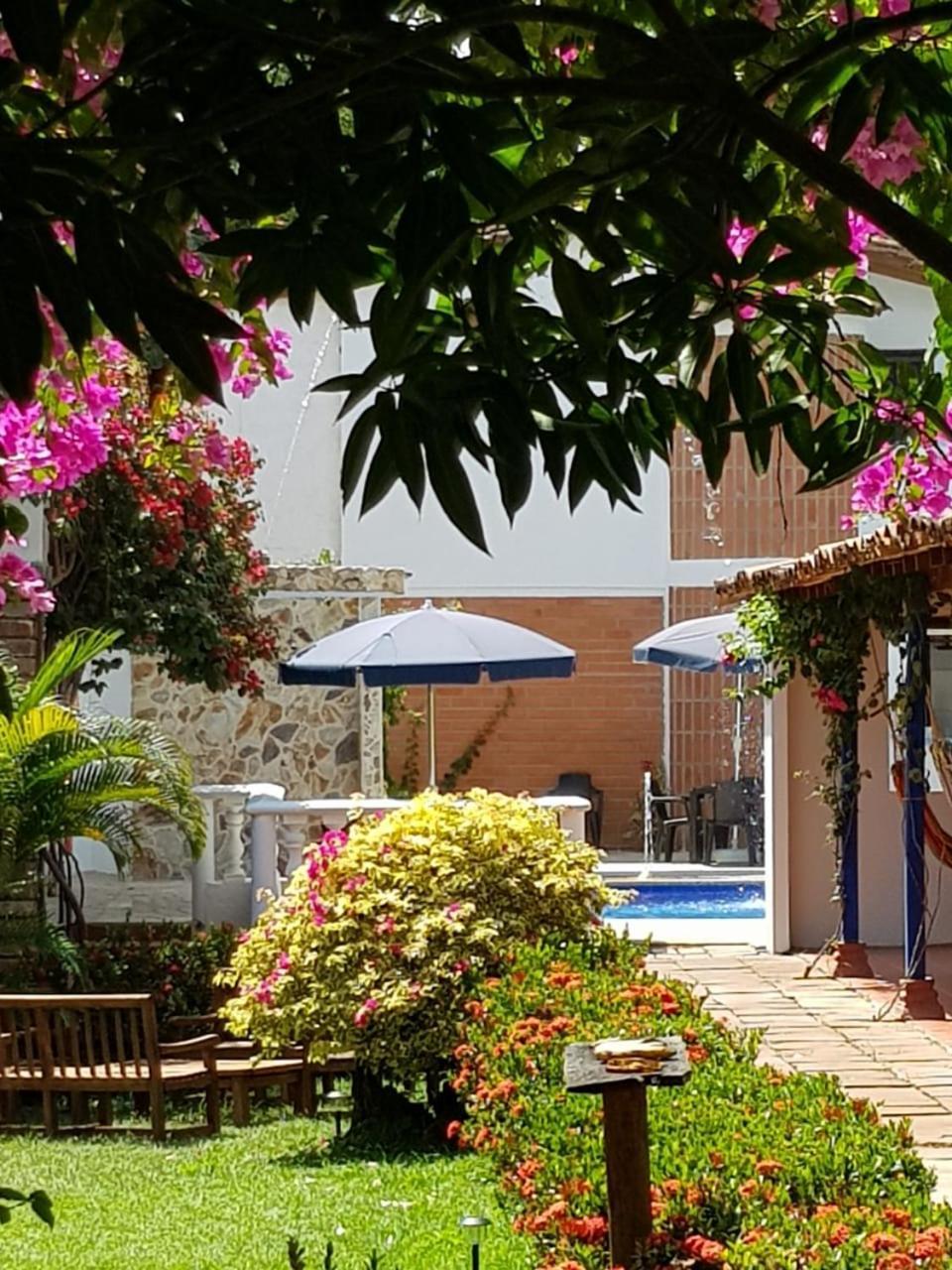 Hotel Y Restaurante Bienmesabe Santa Fe de Antioquia Ngoại thất bức ảnh