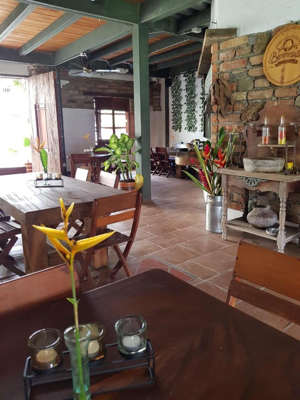 Hotel Y Restaurante Bienmesabe Santa Fe de Antioquia Ngoại thất bức ảnh